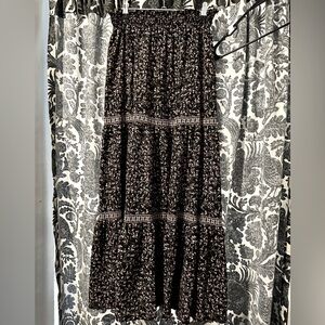 Stretch waist maxi skirt. Very western boho.